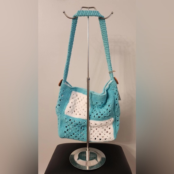 Medium sized crochet bag teal blue and white - Picture 2 of 3